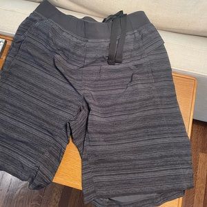 Lululemon shorts L